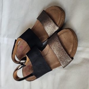 Comfortiva sandals size 10M